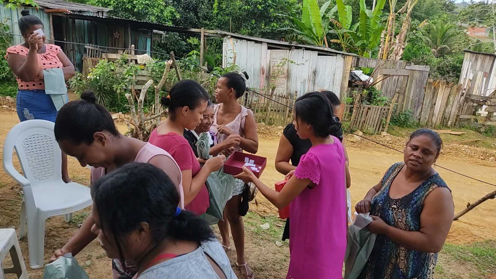 Camacã: Prefeitura homenageia as Mães da Portelinha I através do Projeto Brechó Solidário




